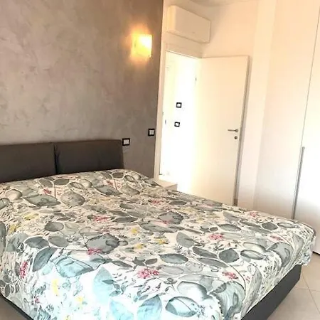 Apartment Exclusive Penthouse With Solarium 100m From Sea *