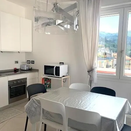 Exclusive Penthouse With Solarium 100m From Sea Apartment Alassio