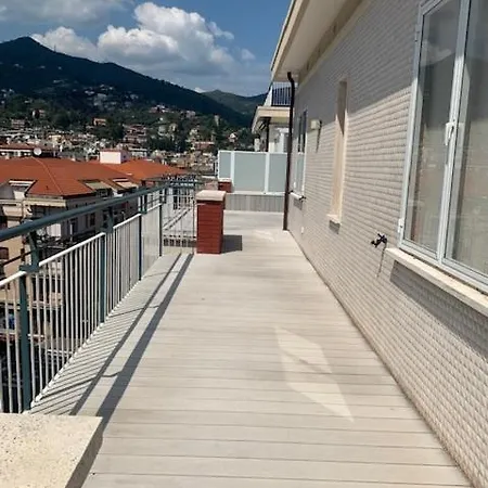 Exclusive Penthouse With Solarium 100m From Sea Alassio