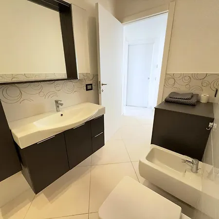 דירה Exclusive Penthouse, Sea View, 100m From The