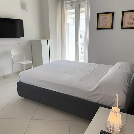 アパート Exclusive Penthouse, Sea View, 100m From The アラッシオ