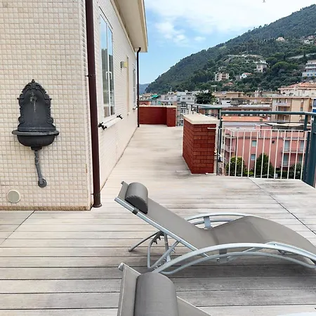 アパート Exclusive Penthouse, Sea View, 100m From The