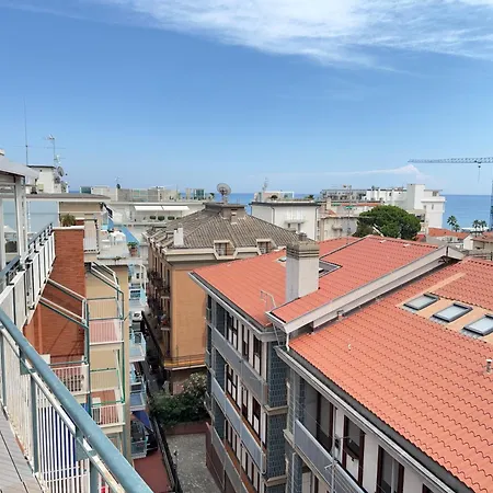 Lejlighed Exclusive Penthouse, Sea View, 100m From The Alassio